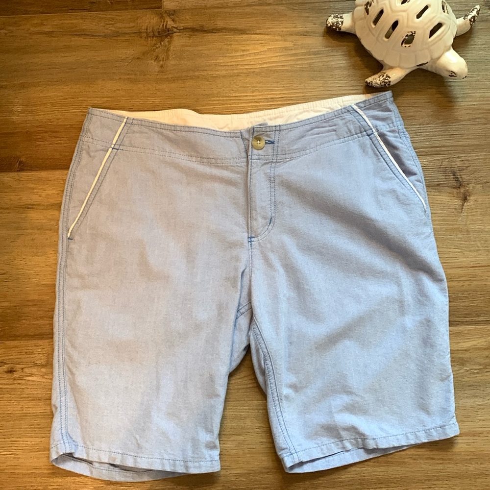 Columbia women’s light blue shorts size 10-L